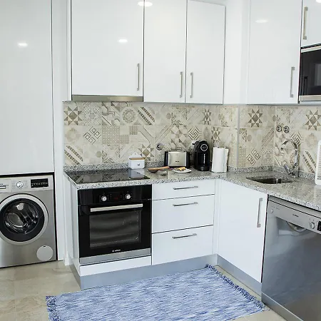 Real Holidays נאזרה