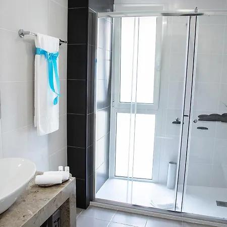 Real Holidays * נאזרה