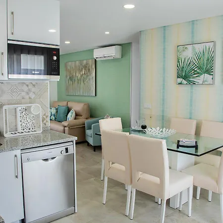 Real Holidays נאזרה