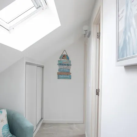 Real Holidays נאזרה