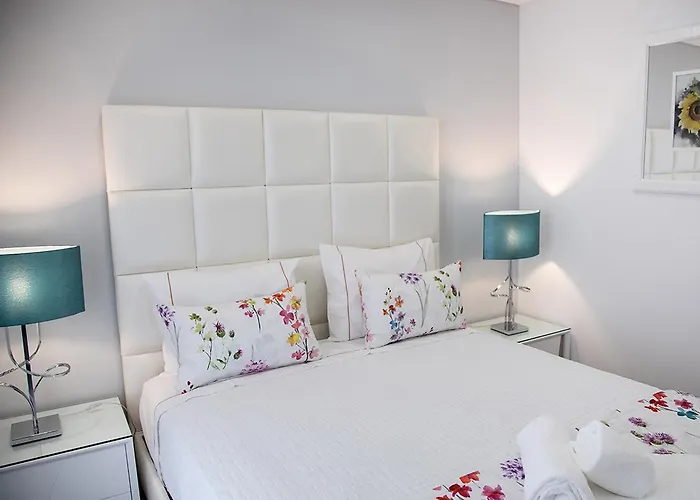 Real Holidays Apartament *